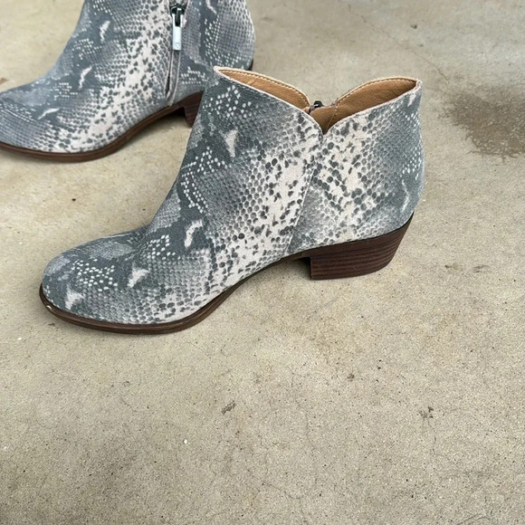 Lucky Brand Faux Snake Skin Booties Size 7 - Picture 6 of 13